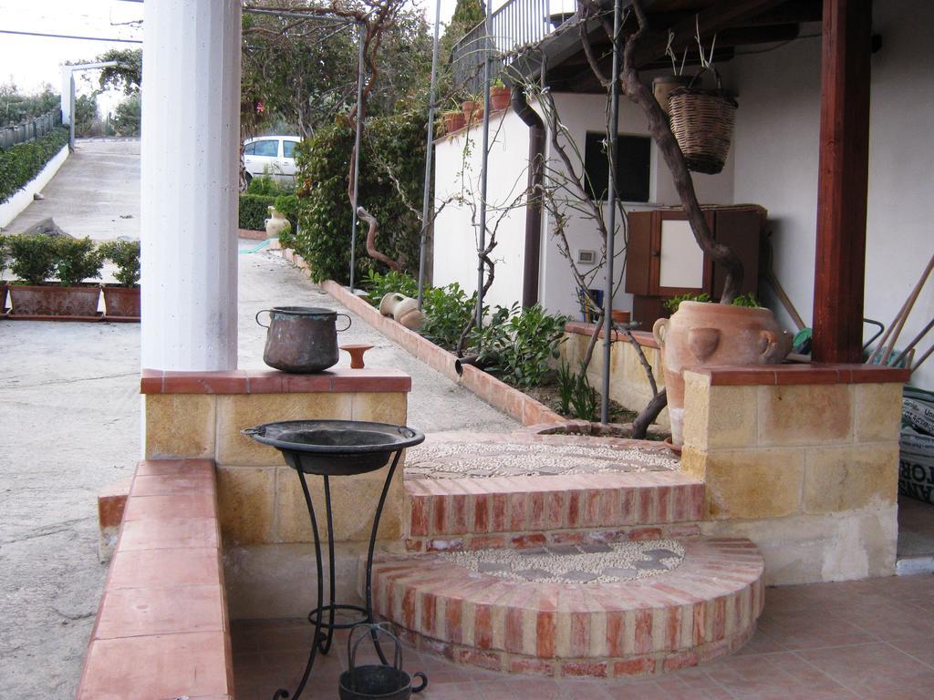 B&B La Casa Dell'Artista Assoro Exterior foto